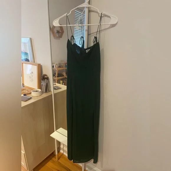 Reformation Kourtney Dress - Picture 2 of 4